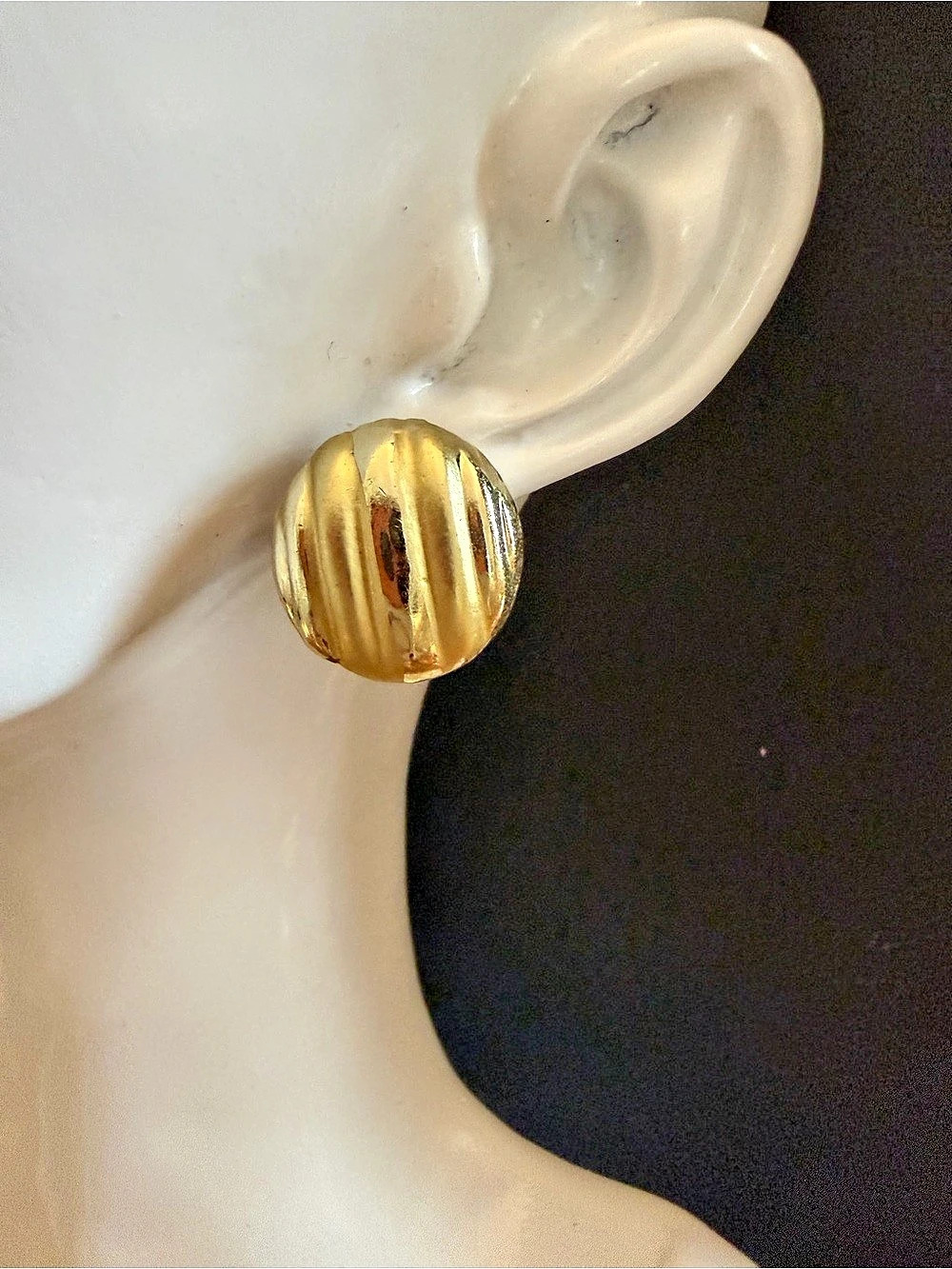 Gold-Tone Ridged Earrings Like New
